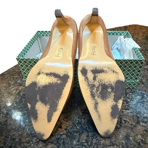 Vintage Proxy Made In Spain Leather Classic Scalloped Side Heels Lt Tan Sz 9B - Picture 8 of 11